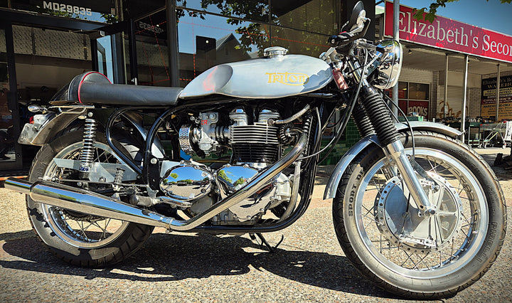 1964Triton-Norton Featherbed Frame w/ modern Triumph Engine